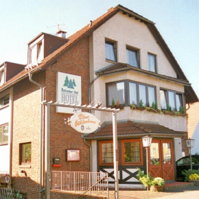Гостиница Hotel Refrather Hof  Бергиш-Гладбах